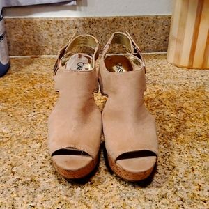 Tan wedged heels by Carlos Santana, size 8M